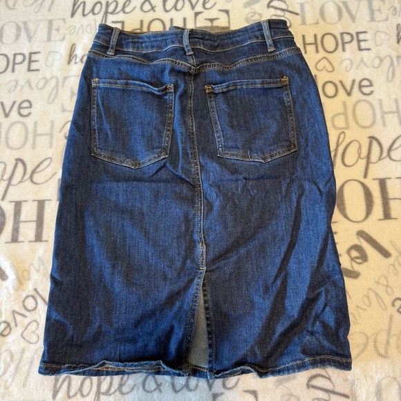 women's 4 organic cotton dark blue denim midi skirt with back slit - Picture 3 of 5